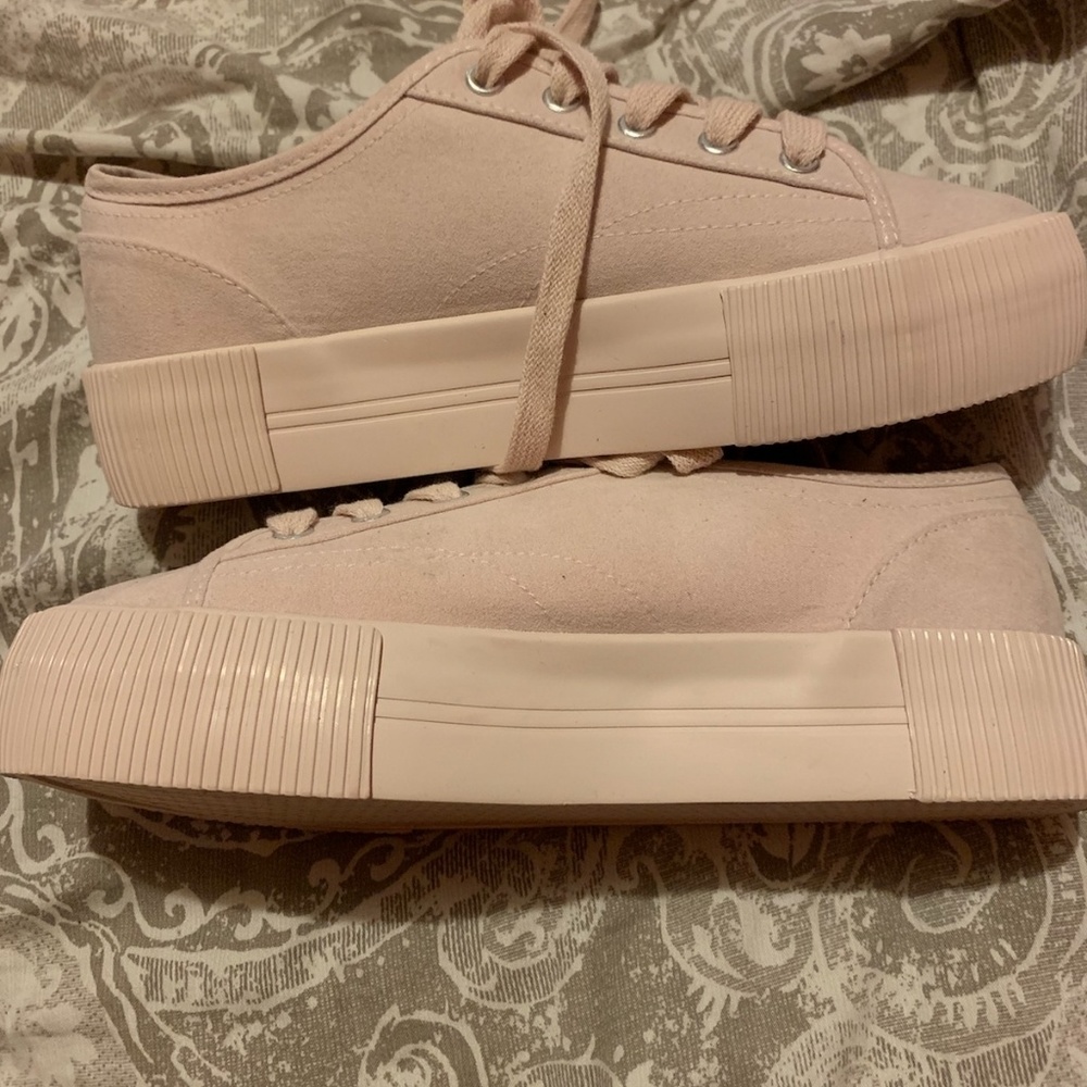 Platform sneakers